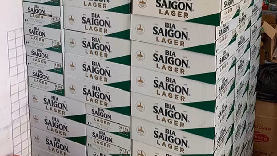  Các đối tượng đã trộm cắp 39 thùng bia tại 4 quán nhậu. Ảnh: V.N