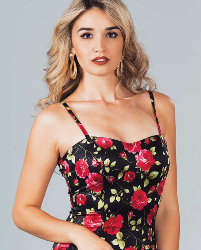 "Tôi tin rằng cho dù một người có to hay nhỏ cỡ nào thì những lời mà họ nói ra có thể di chuyển cả một ngọn núi. Ngôn từ có thể kết nối ta với những người xung quanh. Ngôn từ có thể phân cách chúng ta và họ có thể thay đổi điều đó. Vì vậy với mọi thứ chúng ta làm, hãy làm nó có mục đích và quan tâm đến cả những người khác", Tiffany Tari nêu quan điểm sống