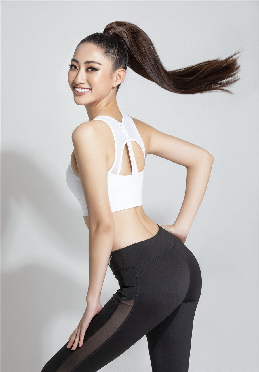  Bên cạnh đó, khán giả cũng thấy hình ảnh Lương Thùy Linh khỏe khoắn trong bộ đồ thể thao năng động giúp tôn lên cơ thể săn chắc. Ảnh: Lê Thiện Viễn.