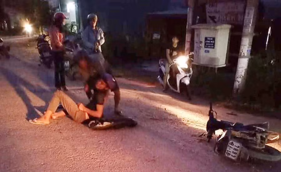 Hiện trường vụ tai nạn khiến Đen tử vong. Ảnh: Văn Ngọc 