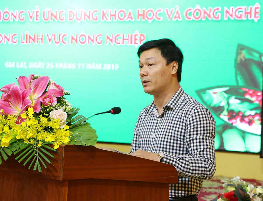 Ông Hoàng Trung Dũng phát biểu tham luận tịa hội thảo. Ảnh: Q.T