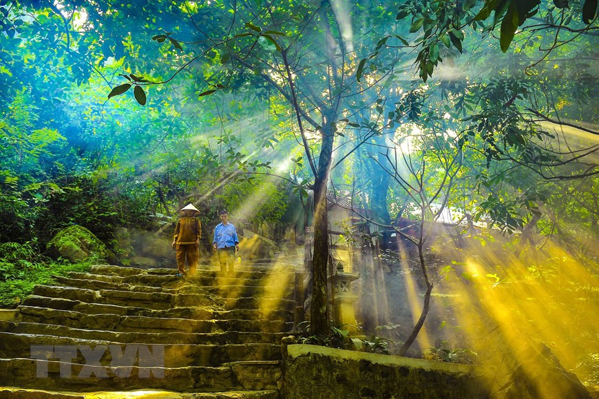 Bậc đá lên chùa Bái Đính cổ. (Ảnh: Minh Đức/TTXVN) Bậc đá lên chùa Bái Đính cổ. (Ảnh: Minh Đức/TTXVN)