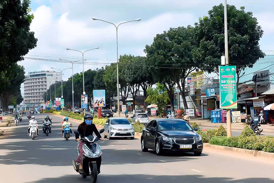 Một đoạn đường Lê Duẩn (TP. Pleiku). Ảnh: ĐỨC THỤY Một đoạn đường Lê Duẩn (TP. Pleiku). Ảnh: ĐỨC THỤY