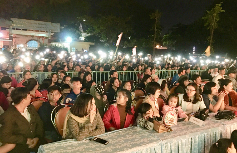 Hội thi thu hút đông đảo các em học sinh, phụ huynh, thầy cô giáo nhà trường tham gia. Ảnh: Q.T