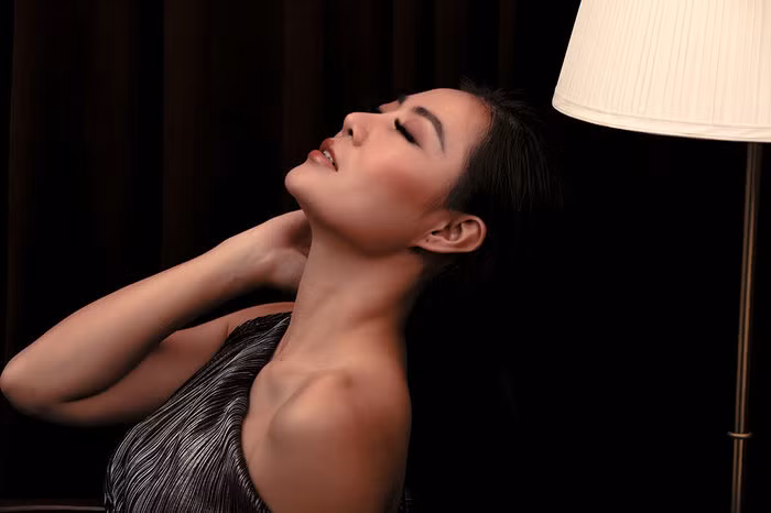  Cô ăn kiêng nghiêm ngặt để có được vóc dáng gợi cảm và đường xương quai xanh quyến rũ