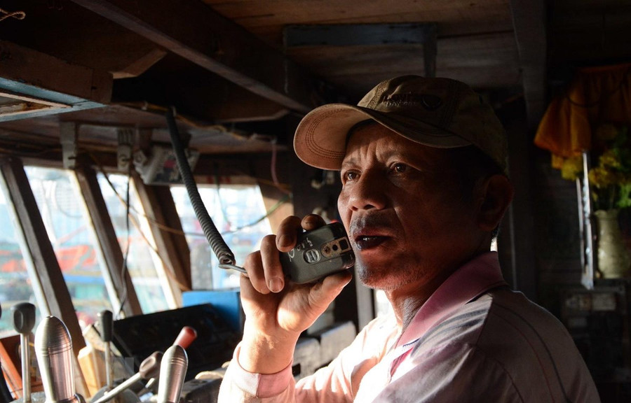 Thuyền trưởng Lê Văn Chiến chuẩn bị ra khơi. (Ảnh: Văn Dũng/TTXVN) Thuyền trưởng Lê Văn Chiến chuẩn bị ra khơi. (Ảnh: Văn Dũng/TTXVN)