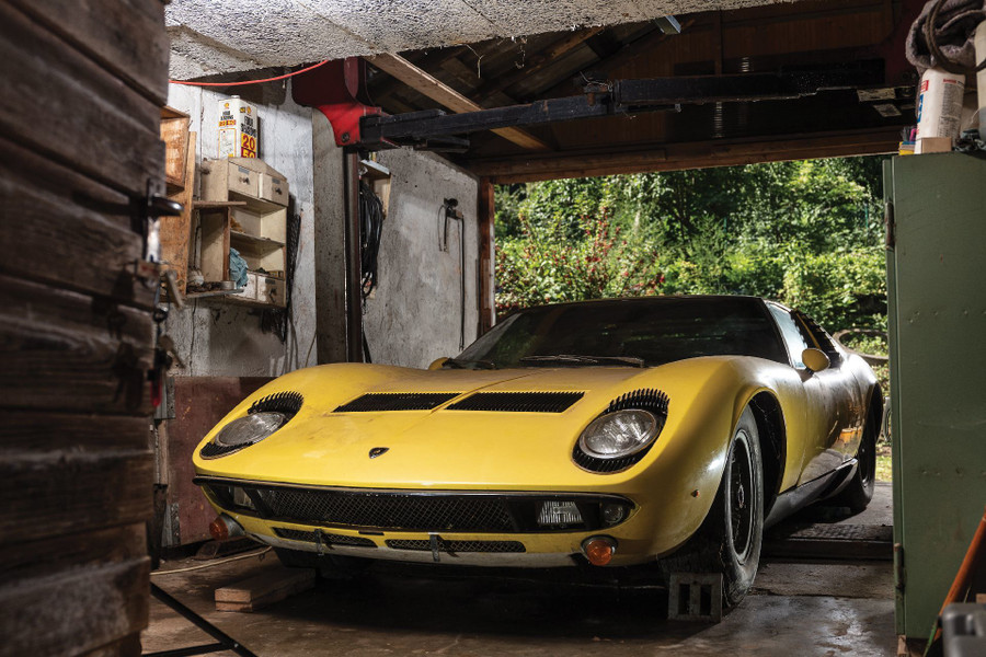 Chiếc Lamborghini Miura P400 S gần 50 năm tuổi.