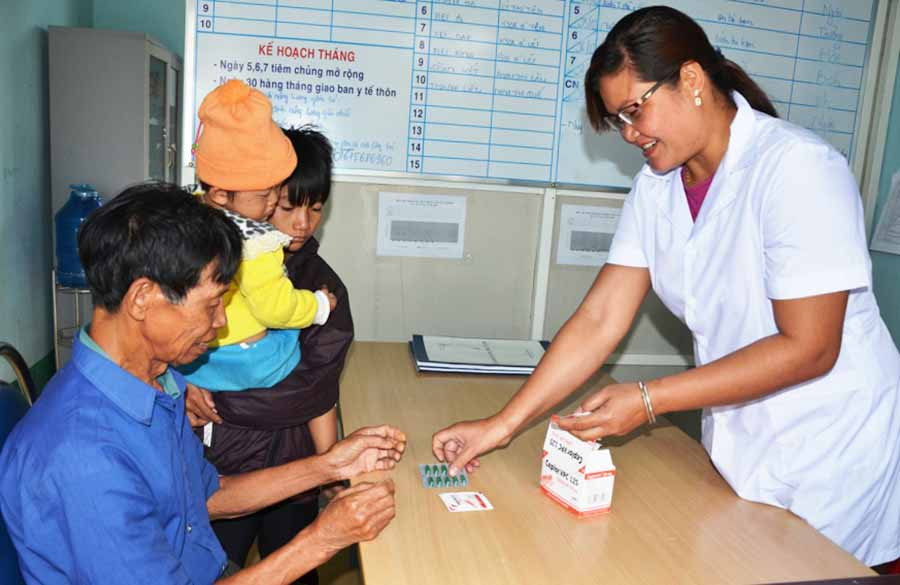  Bệnh nhân đến khám-chữa bệnh tại Trạm y tế xã Chư Băh. Ảnh: Đ.P