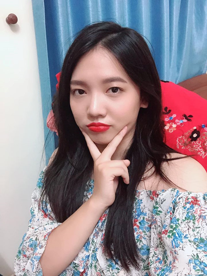 Hari Won có hai người em gái xinh đẹp, từng gây sốt khi xuất hiện trong lễ cưới của cô với Trấn Thành là Rudya Yoo và Maria Yoo. Nếu như Maria Yoo khá kín tiếng vì đang sinh sống ở Hàn Quốc thì Rudya, cô em út lại gây chú ý khi thỉnh thoảng xuất hiện cùng chị gái tại các sự kiện - Ảnh: FBNV