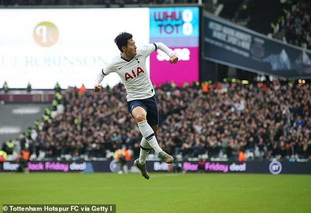  Son Heung-min ghi bàn mở tỷ số cho Tottenham.