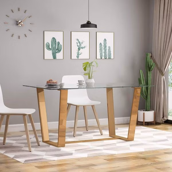  Mặt bàn ăn hình chữ nhật kết hợp với chân làm bằng inox rộng rãi, để mọi người có thể tự do đặt chân bên dưới.