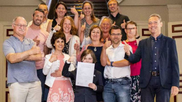 Laurent Simons với gia đình và bạn bè - Ảnh: Instagram