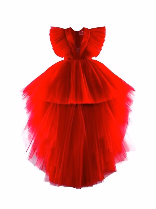 Mẫu đầm đỏ vạt bất đối xứng so le này hiện là items đang được rất nhiều cô gái săn đón