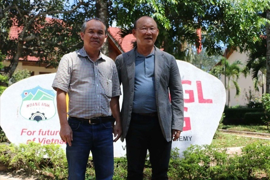 Bầu Đức và HLV Park Hang-seo trong một cuộc gặp gỡ tại Gia Lai. Ảnh: ĐT