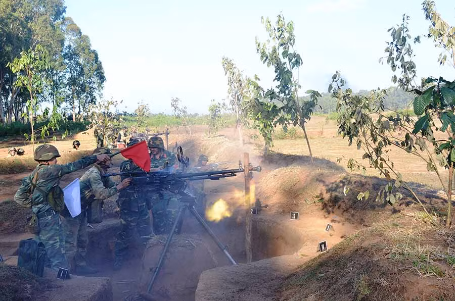  Trung đoàn 48 (Sư đoàn 320, Quân đoàn 3) tổ chức diễn tập. Ảnh: V.H