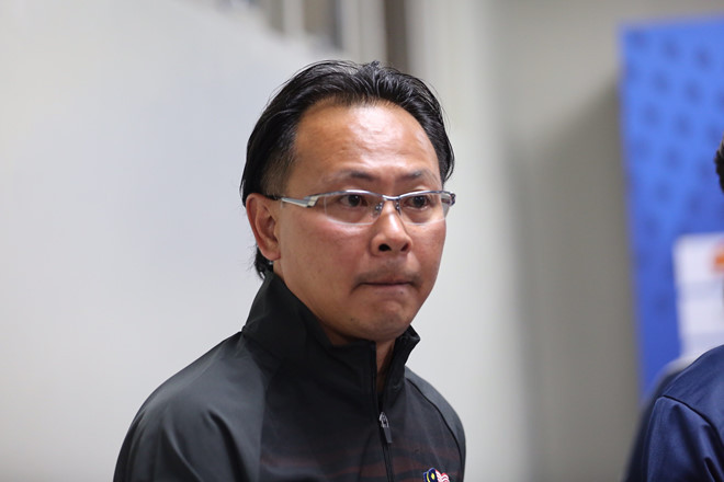 Khuôn mặt thất thần cùa HLV Ong Kim Swee - Ảnh Khả Hòa