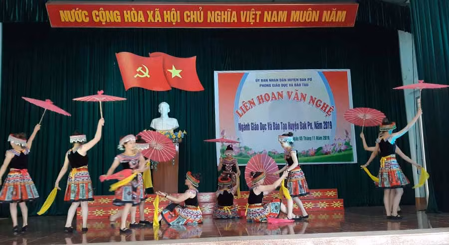  Tiết mục múa “Mùa xuân Tây Bắc” của đội trường Mẫu giáo Tuổi Thơ (xã Cư An, huyện Đak Pơ, Gia Lai). Ảnh: Tuyết Mai