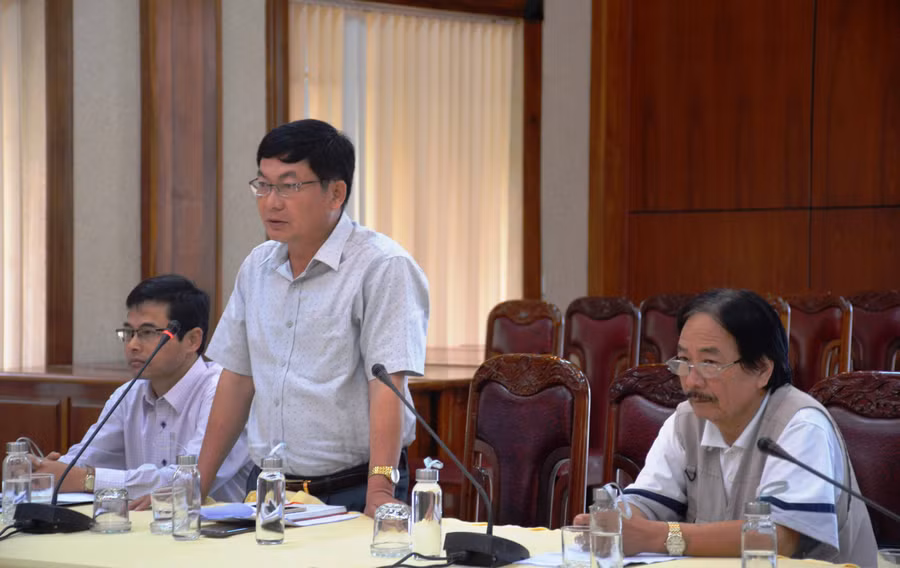 Đồng chí Huỳnh Kiên- Tổng Biên tập Báo Gia Lai, Phó Chủ tịch Hội Nhà báo tỉnh phát biểu nêu một số giải pháp để phát triển hội viên. Ảnh: Vĩnh Hoàng