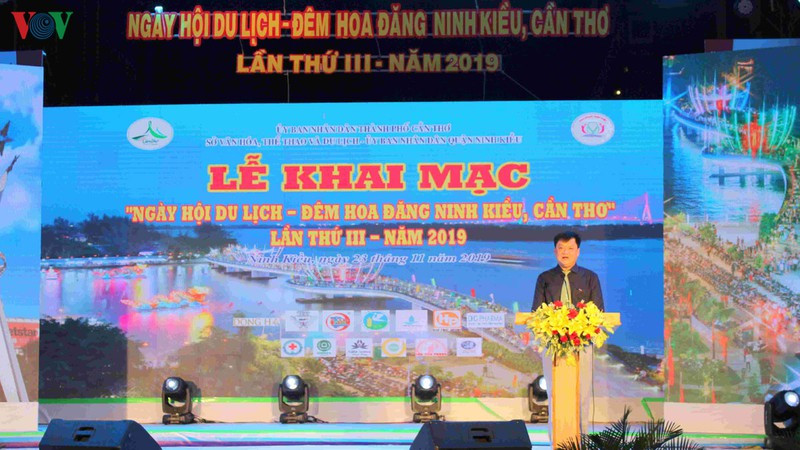 Tối 23/11) tại TP. Cần Thơ, UBND quận Ninh Kiều phối hợp với Sở văn hóa Thể thao và Du lịch thành phố tổ chức Ngày hội Du lịch Đêm hoa đăng Ninh Kiều, Cần Thơ lần thứ 3 năm 2019. Tối 23/11) tại TP. Cần Thơ, UBND quận Ninh Kiều phối hợp với Sở văn hóa Thể thao và Du lịch thành phố tổ chức Ngày hội Du lịch Đêm hoa đăng Ninh Kiều, Cần Thơ lần thứ 3 năm 2019.