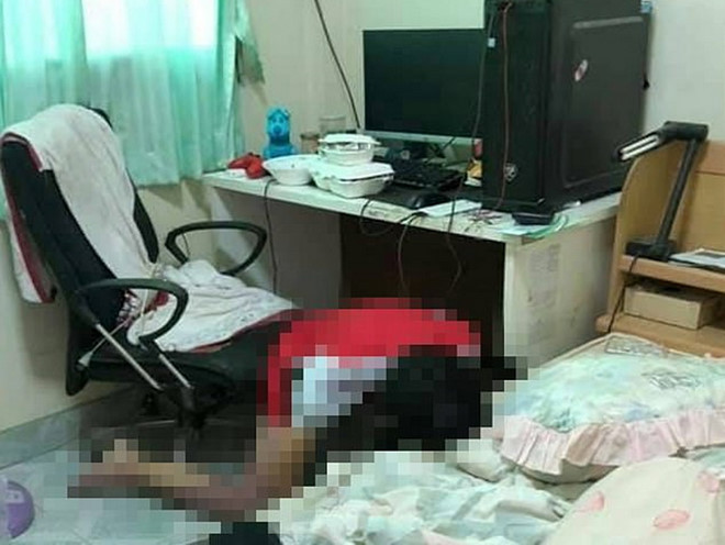 Cảnh tượng đau lòng khi người cha tìm thấy xác con bên máy tính - Ảnh ViralPress