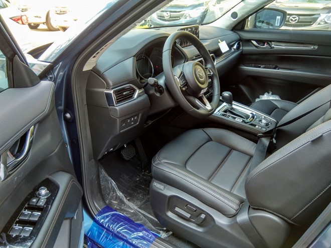 Nội thất của bản cao cấp nhất dùng vật liệu 