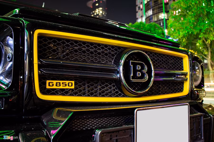  Tại Việt Nam, mức giá cho một chiếc Brabus G850 vẫn là điều bí ẩn. Tại thị trường nước ngoài, một chiếc Brabus G800 (phiên bản thấp hơn) qua sử dụng đã có giá 350.000 USD.