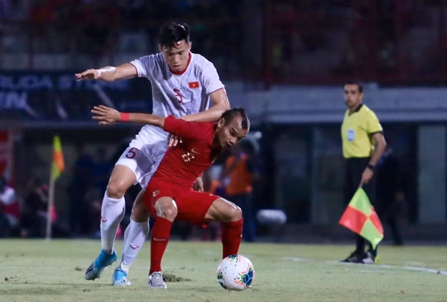 Văn Hậu trong trận đấu với Indonesia. Ảnh: M.T