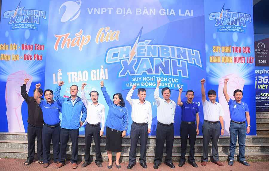  Lễ phát động chương trình “Thắp lửa chiến binh xanh” của Trung tâm kinh doanh VNPT Gia Lai. Ảnh: M.N