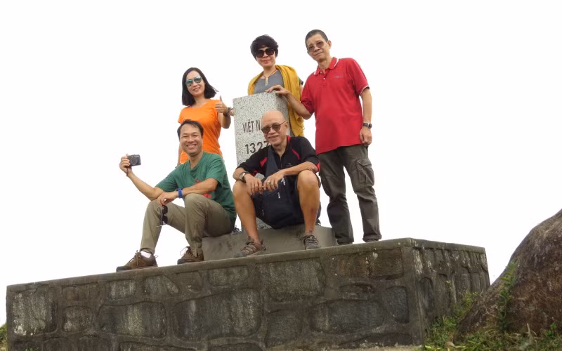  Trải nghiệm đón gió mùa trên sống lưng khủng long.