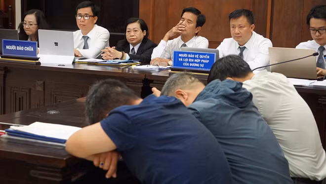  Vụ án kéo dài 16 năm khiến các bị cáo mệt mỏi- Ảnh: Nguyễn Tú