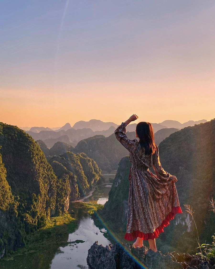 Non nước Ninh Bình nhìn từ trên cao.