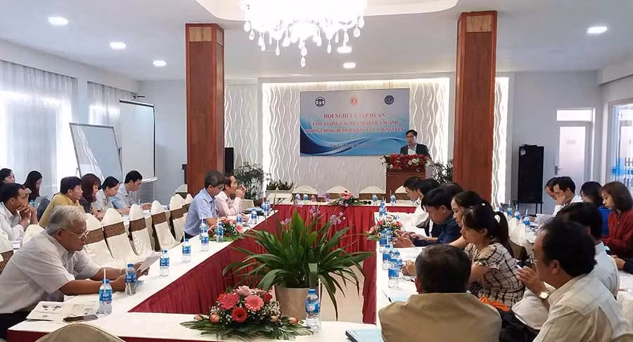  Cán bộ y tế, thú y của 4 tỉnh Tây Nguyên tham gia tập huấn. Ảnh: Như Nguyện