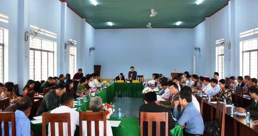 Quang cảnh buổi làm việc. Ảnh Trần Dung