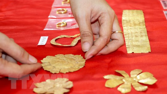 Bộ sưu tập hiện vật vàng thuộc nền văn hóa Óc Eo được lưu giữ tại Bảo tàng tỉnh Long An. (Ảnh: Bùi Giang/TTXVN) Bộ sưu tập hiện vật vàng thuộc nền văn hóa Óc Eo được lưu giữ tại Bảo tàng tỉnh Long An. (Ảnh: Bùi Giang/TTXVN)