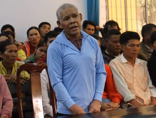 Bị cáo Y Djin Byă tại phiên tòa - Ảnh: Hoàng Bình