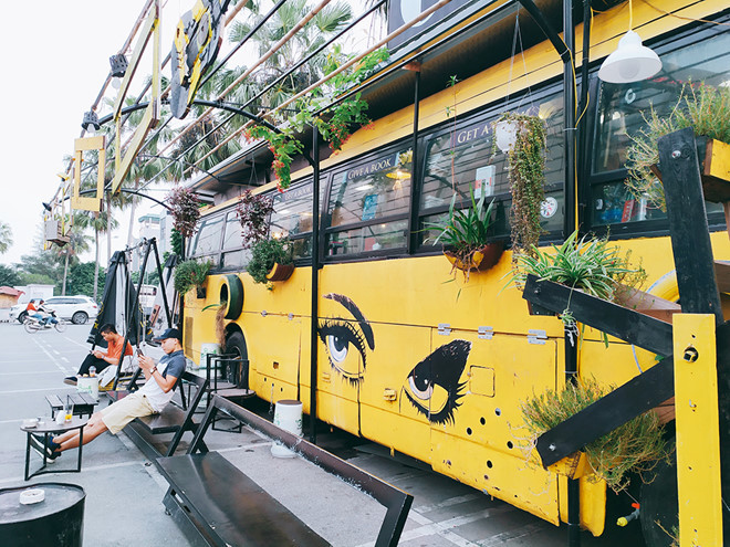  Quán được bài trí bắt mắt với không gian xanh thân thiện với môi trường - Ảnh Chi Linh