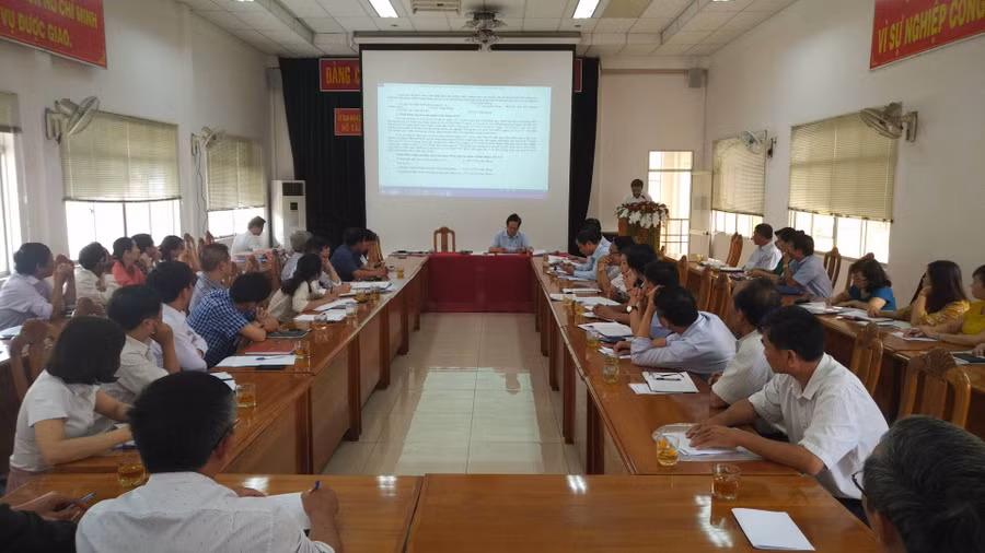 Sở Tài chính làm việc với các đơn vị về tình hình thực hiện dự toán năm 2019, thảo luận tình hình phân bổ dự toán năm 2020. Ảnh: S.C