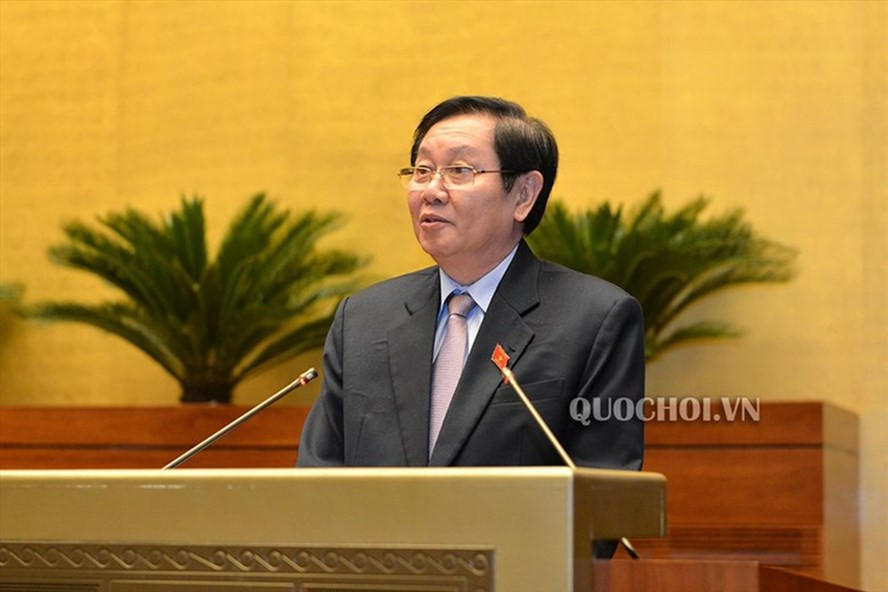 Bộ trưởng Lê Vĩnh Tân khẳng định giáo viên ký hợp đồng từ năm 2015 trở về trước, không vi phạm kỷ luật, sẽ được xét tuyển đặc cách.
