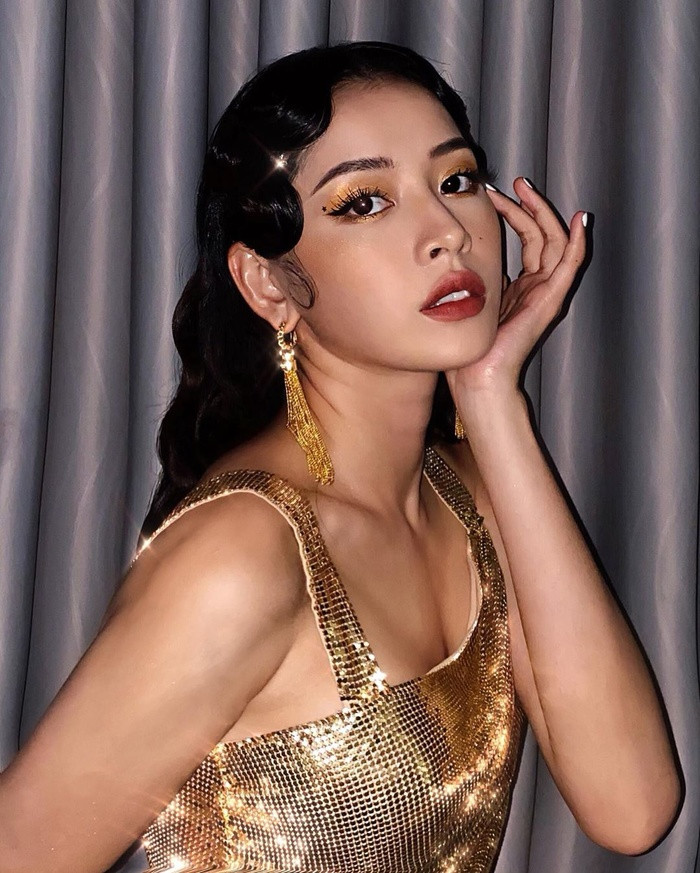 Chọn cho mình tông màu vàng nổi bật, Chi Pu nhanh chóng thu hút sự chú ý bởi nét sang chảnh, thời thượng.