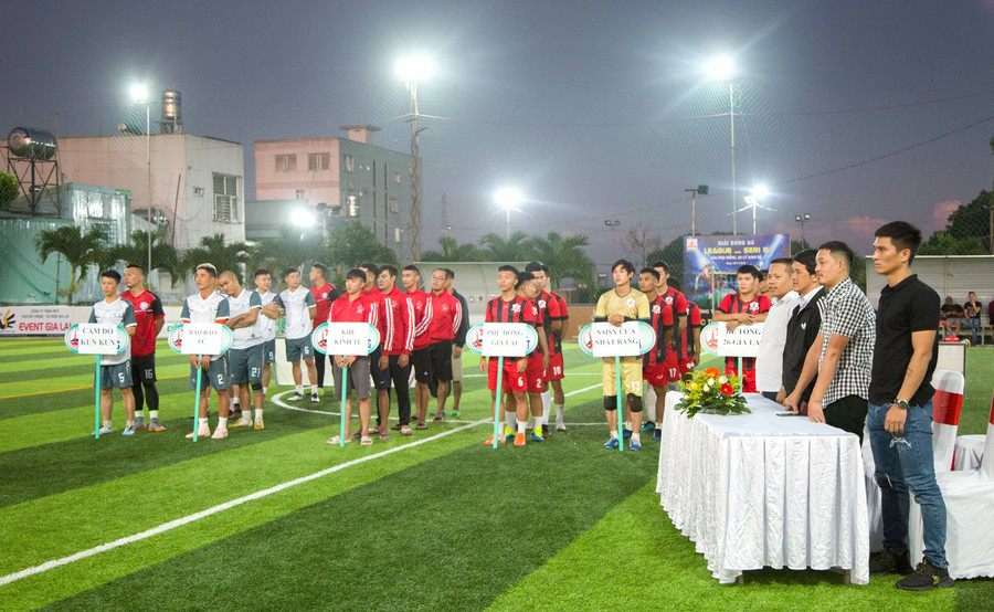 Gần 100 cầu thủ tham dự giải đấu. Ảnh: Văn Ngọc