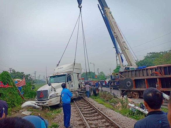 Xe container đứt rời - Ảnh: mạng xã hội