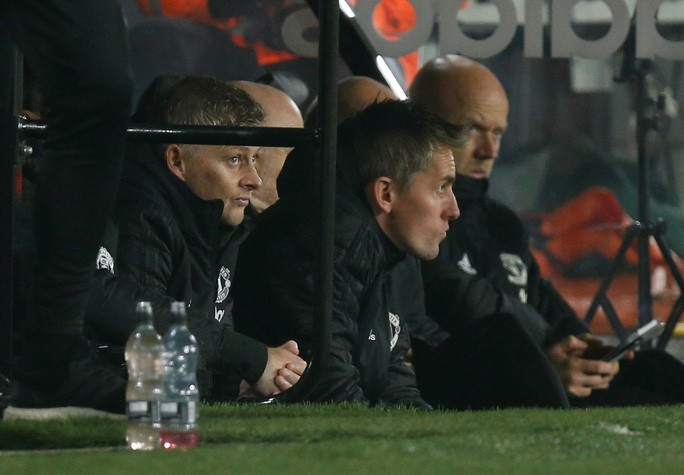 Ole Gunnar Solskjaer lo lắng với phong độ bất ổn của Man United