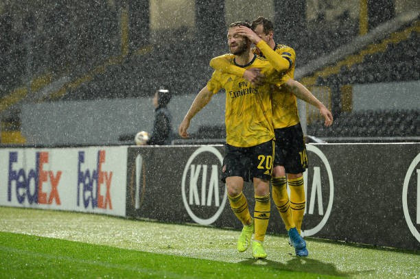 Arsenal dẫn trước nhờ công của trung vệ Mustafi. (Ảnh: Getty). 