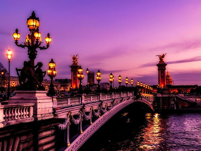 Cầu Pont Alexandre với vẻ đẹp diễm lệ về chiều Cầu Pont Alexandre với vẻ đẹp diễm lệ về chiều