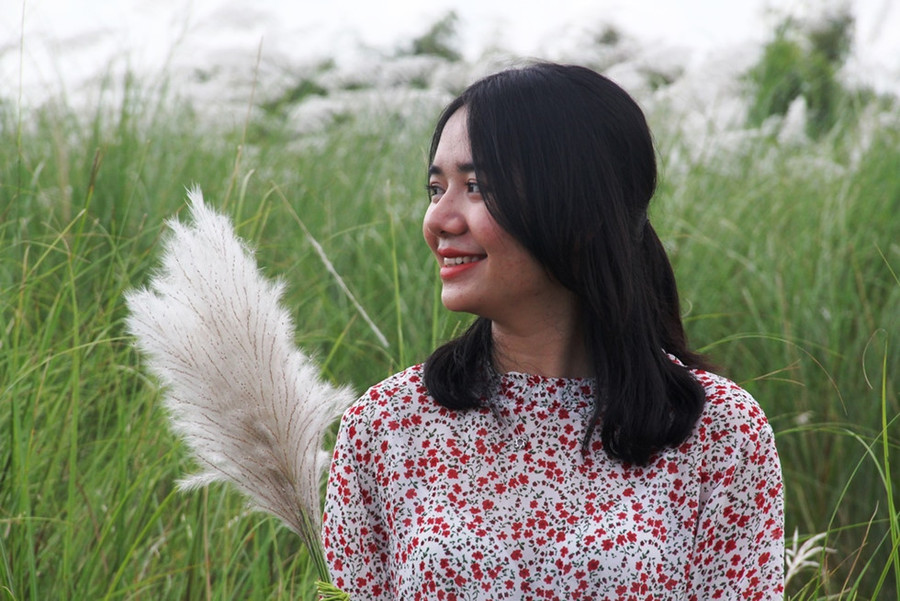  Cánh đồng cỏ lau trở thành điểm khám phá mới - Ảnh: Mạnh Cường