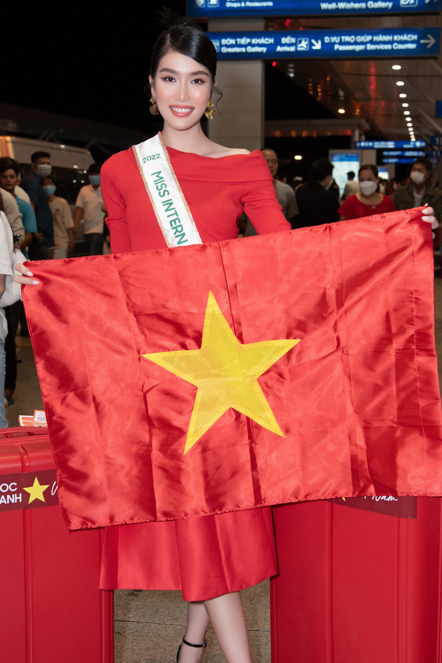 Á hậu Phương Anh có 2 năm để chuẩn bị cho hành trình này nên người đẹp tỏ ra tự tin cũng như nhấn mạnh rằng bản thân sẽ cố gắng hết mình để không phụ lòng người hâm mộ Việt Nam. Dù vậy người đẹp cũng cho biết bản thân giữ tâm thế thoải mái và không đặt nặng chuyện thắng thua mà xem đây là một trải nghiệm đáng nhớ trong đời. Ảnh: NVCC