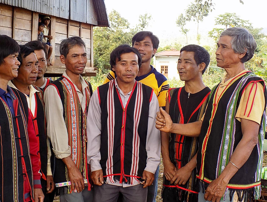 Trao đổi về công tác xây dựng nông thôn mới trong vùng đồng bào DTTS huyện Đak Đoa. Ảnh: Thanh Nhật Trao đổi về công tác xây dựng nông thôn mới trong vùng đồng bào DTTS huyện Đak Đoa. Ảnh: Thanh Nhật