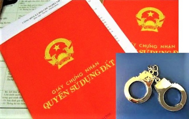 Nhiều cá nhân ở TP. Gia Nghĩa (Đak Nông) bị bắt vì liên quan đến đất đai. Ảnh nguồn Báo Tiền Phong Hai cán bộ ở TP Gia Nghĩa (Đak Nông) bị bắt vì liên quan đến đất đai. Ảnh nguồn Báo Tiền Phong