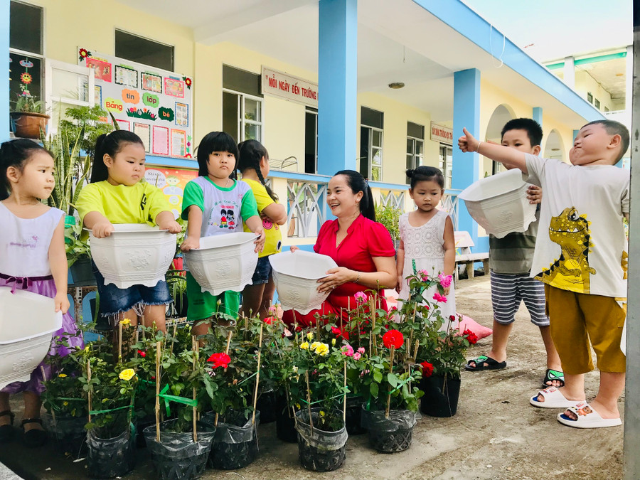 Cô An tổ chức nhiều tiết học trải nghiệm thực tế thú vị. Ảnh: Thanh Duy Cô An tổ chức nhiều tiết học trải nghiệm thực tế thú vị. Ảnh: Thanh Duy