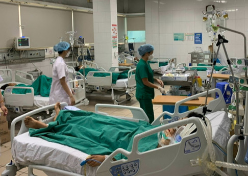 Điều trị bệnh nhân mắc các bệnh truyền nhiễm tại Bệnh viện Bệnh nhiệt đới Trung ương